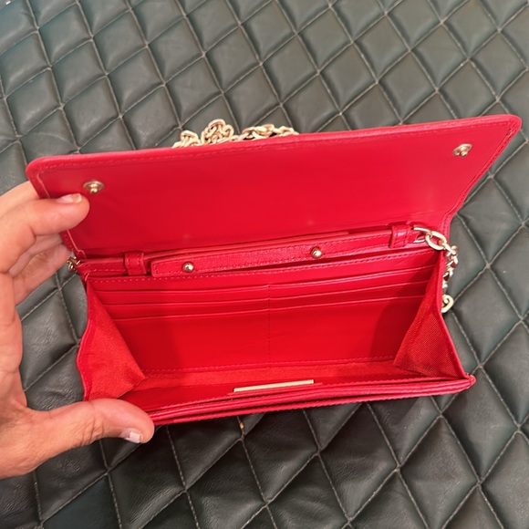 VALENTINO BY MARIO VALENTINO
Ajah Dollaro Leather Wallet On Chain 👜❤️ - Picture 3 of 5